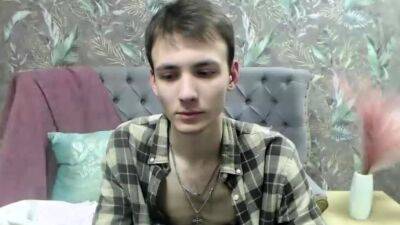 Hot gay boy solo jerking and toying show in front of webcam - drtuber.com